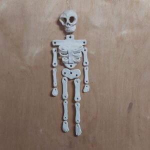 Luuranko tuulikello, valkoinen