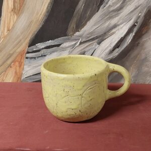 Vaaleankeltainen muki