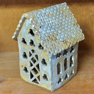 Lilanvaalea tuikkutalo