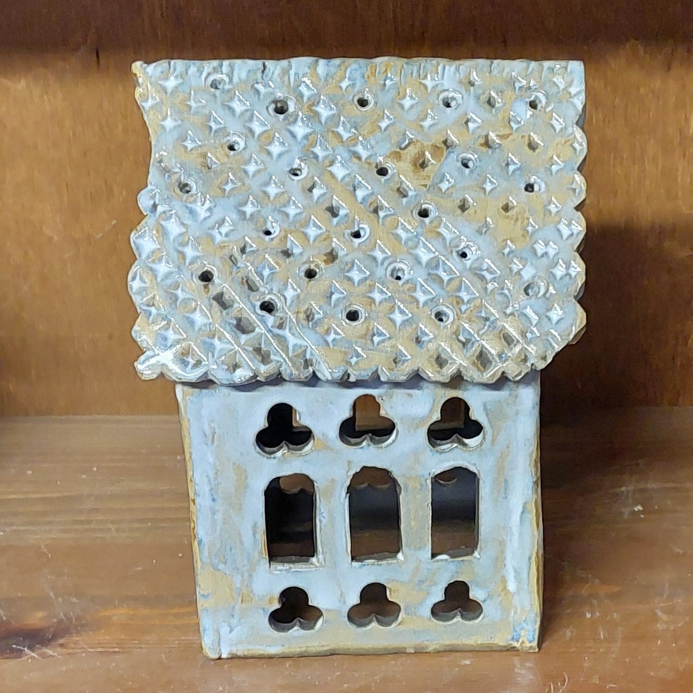 Lilanvaalea tuikkutalo - Image 4